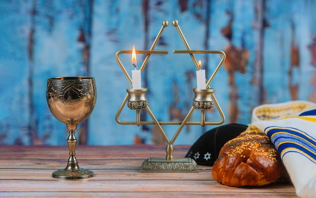 Shabbat Shalom - pain challah rituel traditionnel juif,