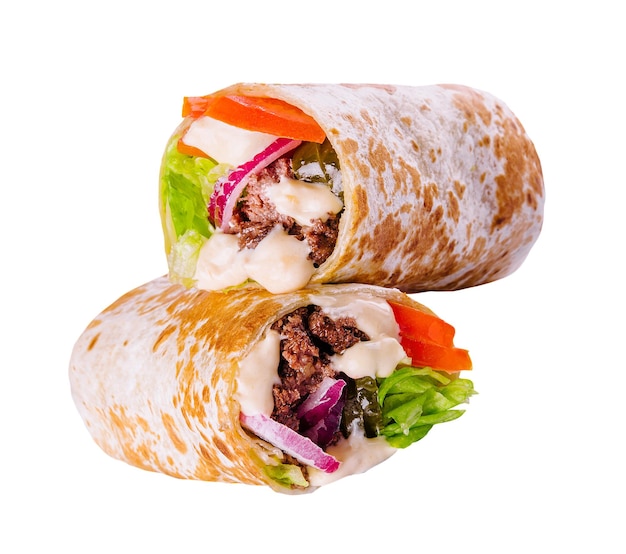 Photo shawarma au boeuf et légumes isolés sur blanc