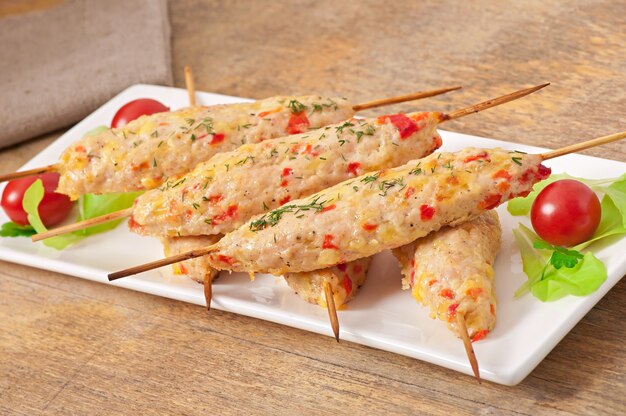 shish kebab de poulet aux poivrons et fromage