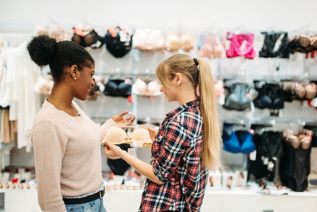 Shopping femme noir et blanc