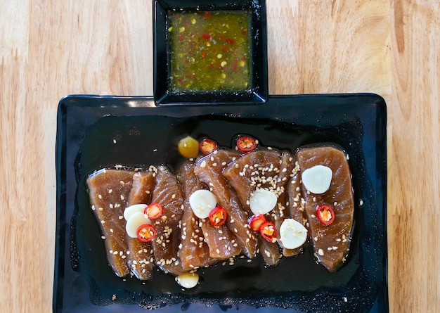 Shoyu mariné au saumon ou sauce soja marinée au saumon à la coréenne.