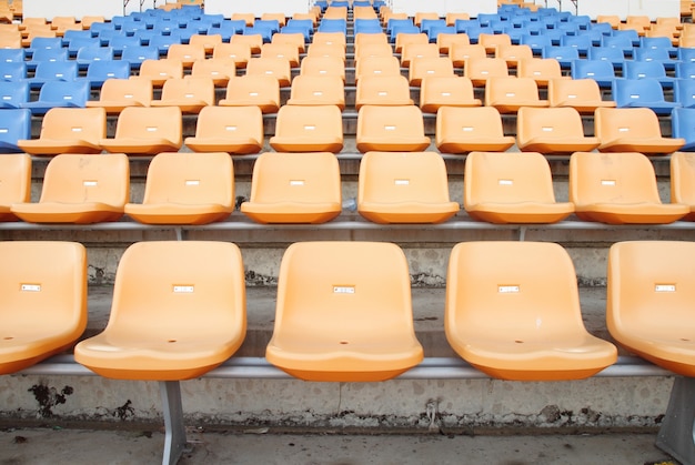 sièges au stade de sport