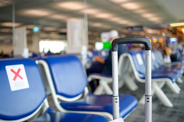 Sièges vides à l'aéroport sous la pandémie de Covid19