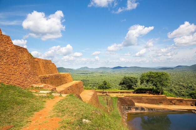 Photo sigiriya sri lanka royaume ancien monastère bouddhiste