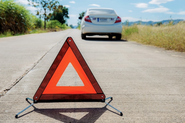 Signalisation sur la route.