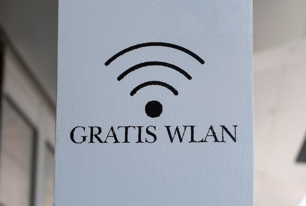 Signe du symbole wifi sur un mur