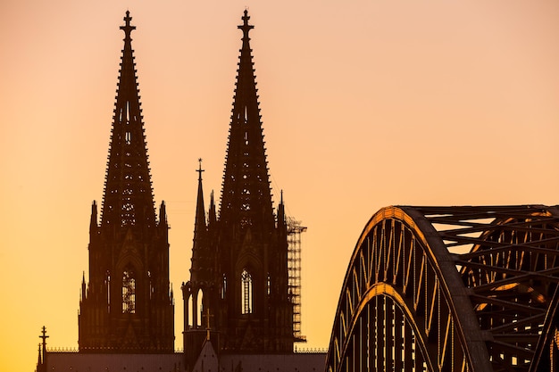 Silhouette de la cathédrale de Cologne