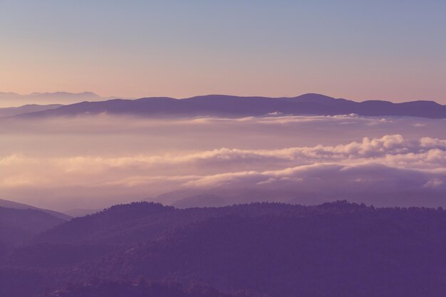 silhouette de montagnes