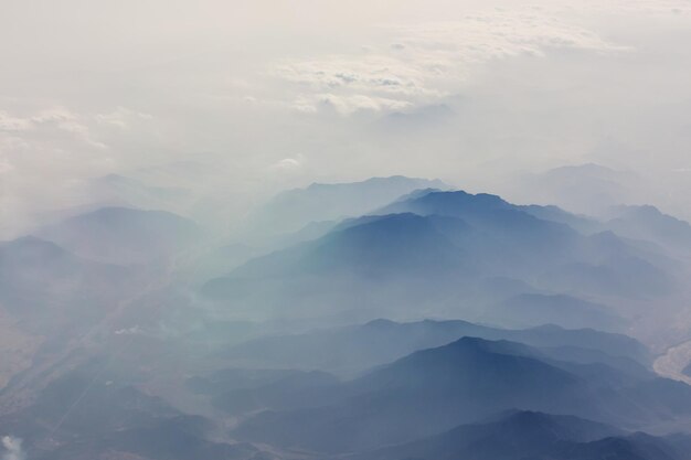 silhouette de montagnes