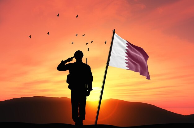 Photo la silhouette d'un soldat avec le drapeau de nauru sur le fond du coucher ou du lever du soleil