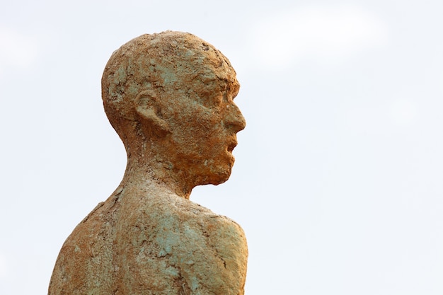 Silhouette d&#39;une statue humaine de pierre
