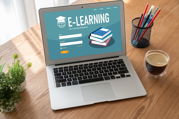 Site Web d'apprentissage en ligne avec un logiciel à la mode permettant aux étudiants d'étudier sur Internet