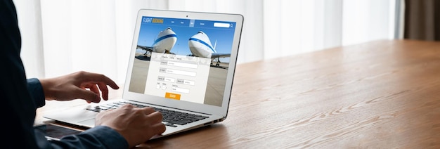 Photo le site web de réservation de vols en ligne fournit un système de réservation moderne