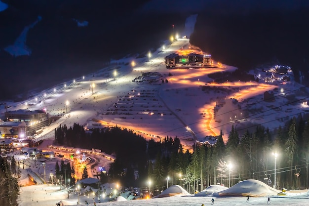 Ski de nuit en montagne