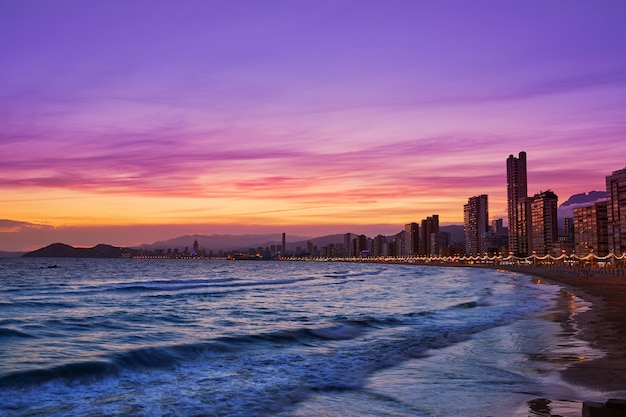 Skyline de Benidorm au coucher du soleil à Alicante