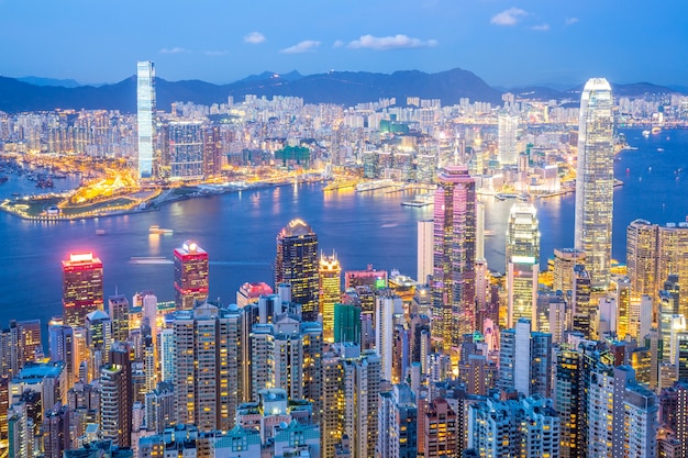 Skyline de Hong Kong au crépuscule