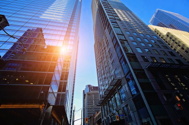 Skyline panoramique et grands gratte-ciel du quartier financier de Toronto