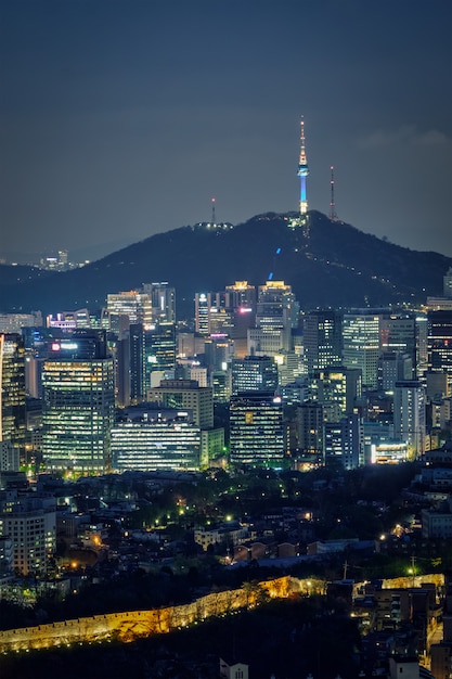 Skyline de Séoul dans la nuit, Corée du Sud.