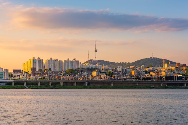 Skyline de la ville de Séoul, vue du centre-ville de la Corée du Sud.