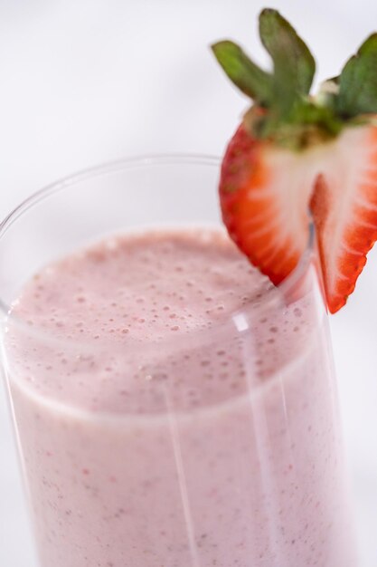 Smoothie aux fraises et bananes