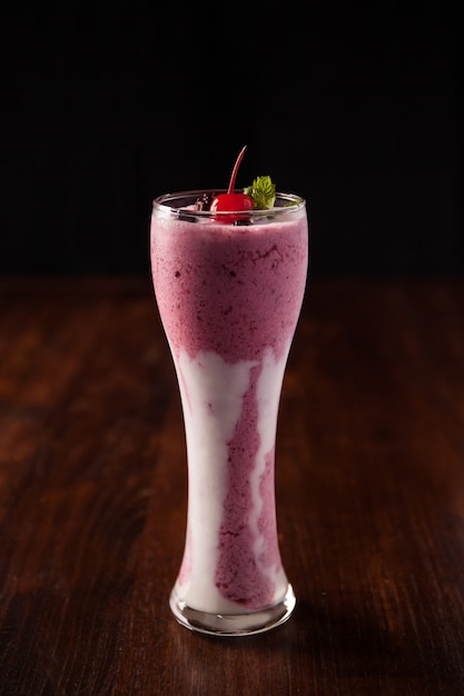 Smoothie aux fruits rouges