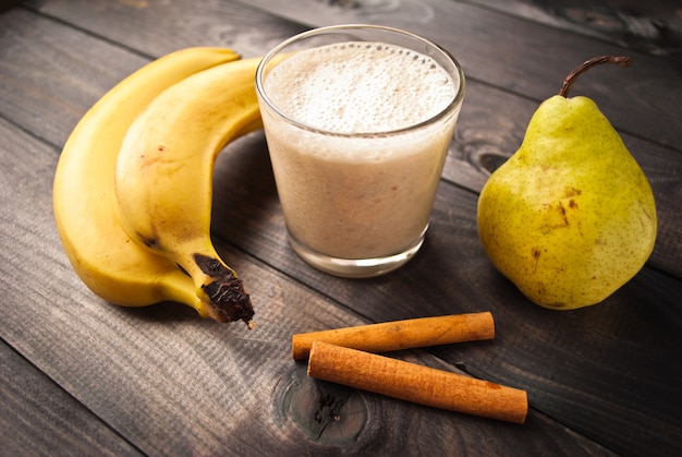 Photo smoothie banane et poire