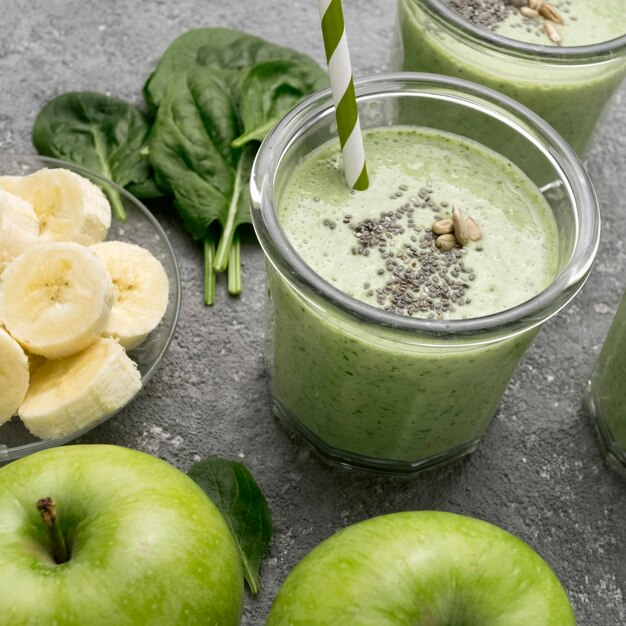 Smoothie épinards et pomme verte