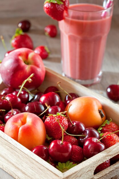 Smoothie frais à base de fruits d'été