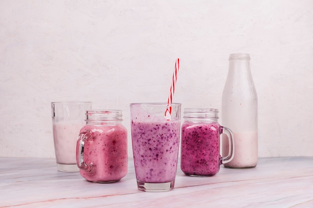 Smoothie santé sur la table