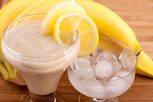 Smoothie tropical exotique de banane