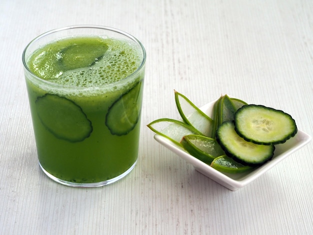 Smoothie vert à l'Aloe Vera et au concombre