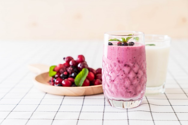 smoothies aux baies et au yogourt