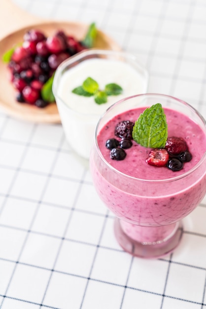 smoothies aux baies et au yogourt