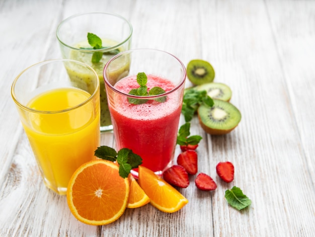 Photo smoothies aux fruits sains