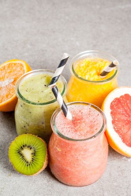 Smoothies tropicaux faits maison