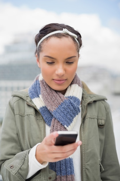 SMS femme joyeuse