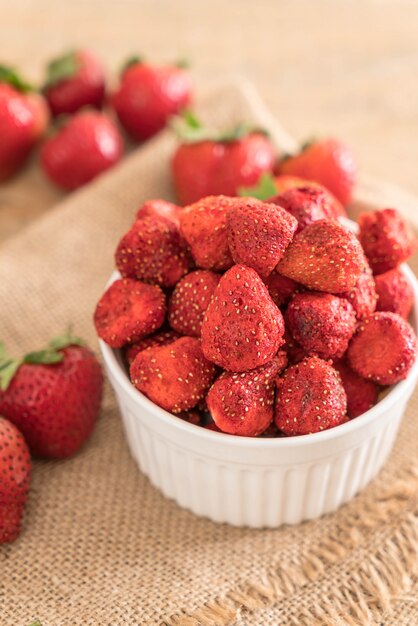 snack aux fraises séchées