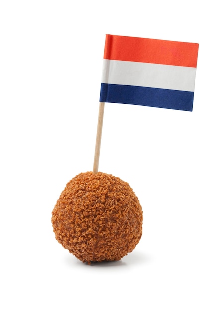 Snack traditionnel néerlandais simple bitterbal avec un drapeau néerlandais