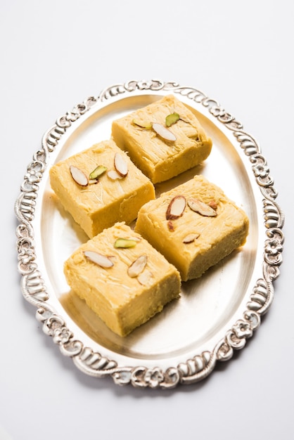 Soan Papdi ou Son roll ou Patisa, bonbon populaire de l'Inde