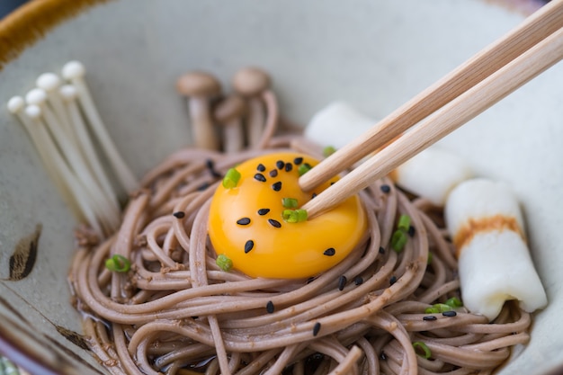 Soba avec du jaune