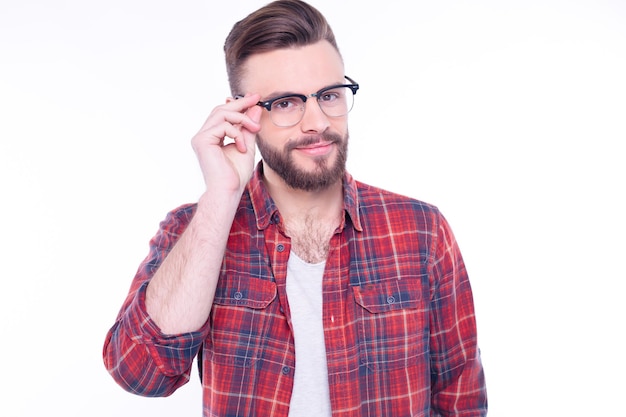 Soins oculaires Santé oculaire Jeune bel homme barbu élégant dans des verres Style optique pour hommes Mec moderne dans des lunettes Mode beauté masculine Espace de copie