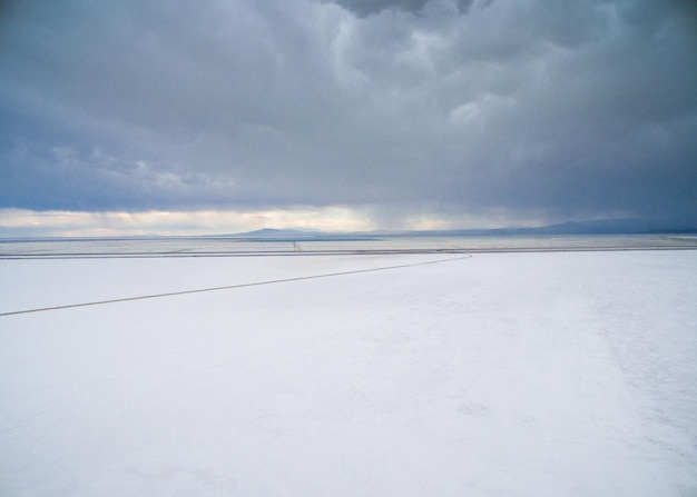 Soirée d'été à Bonneville Salt Flats, Utah.