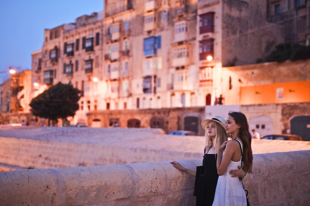 Soirée d'été dans la rue