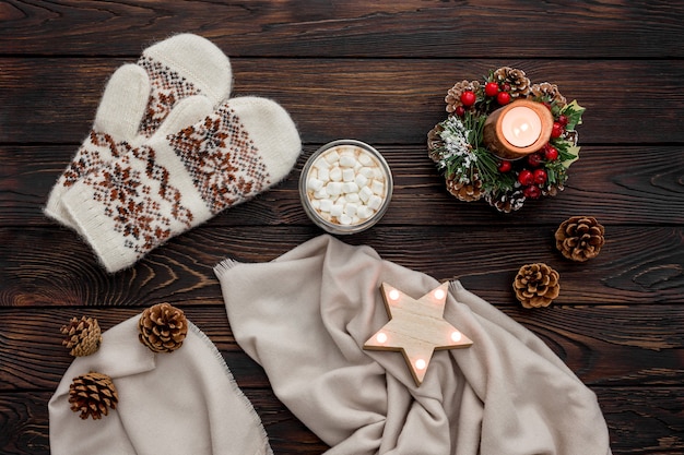 Soirée de Noël confortable avec mise à plat de cacao