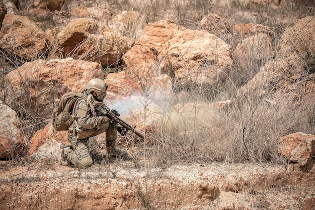 Soldats des forces spéciales en guerre dans le désertThaïlandaisSoldat de l'armée