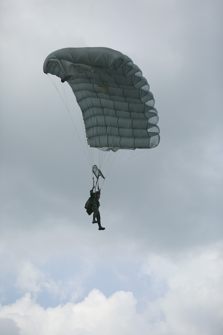 Photo soldats parachutistes