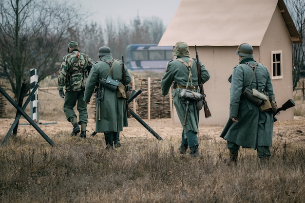 Photo des soldats de la wehrmacht lors de la reconstruction