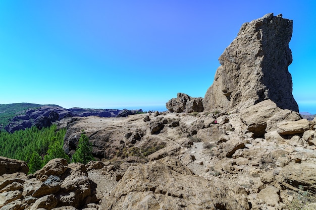 Sommet de la montagne dans le parc naturel de Roque Nublo sur l'île canarienne de Gran Canaria. Espagne. L'Europe .