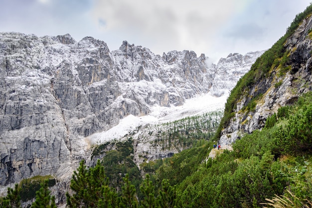 Sommet de montagne en hiver, Dolomites, Italie