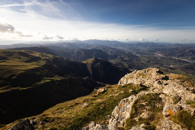 Sommet de Txindoki avec de superbes vues sur tout le Pays Basque